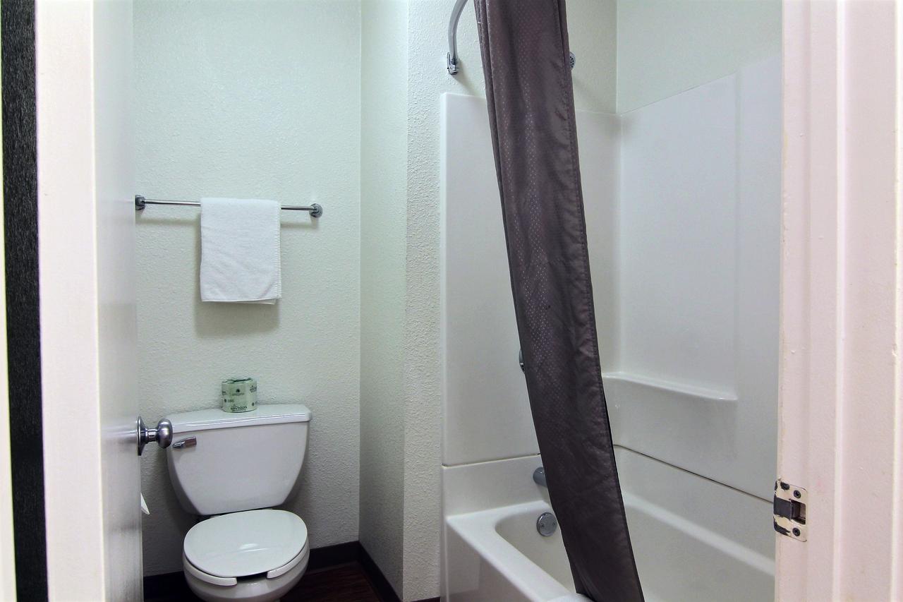 Motel 6 Bismarck - thumb 14