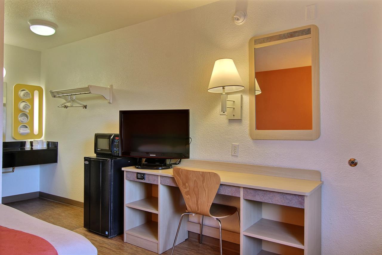 Motel 6 Bismarck - thumb 27