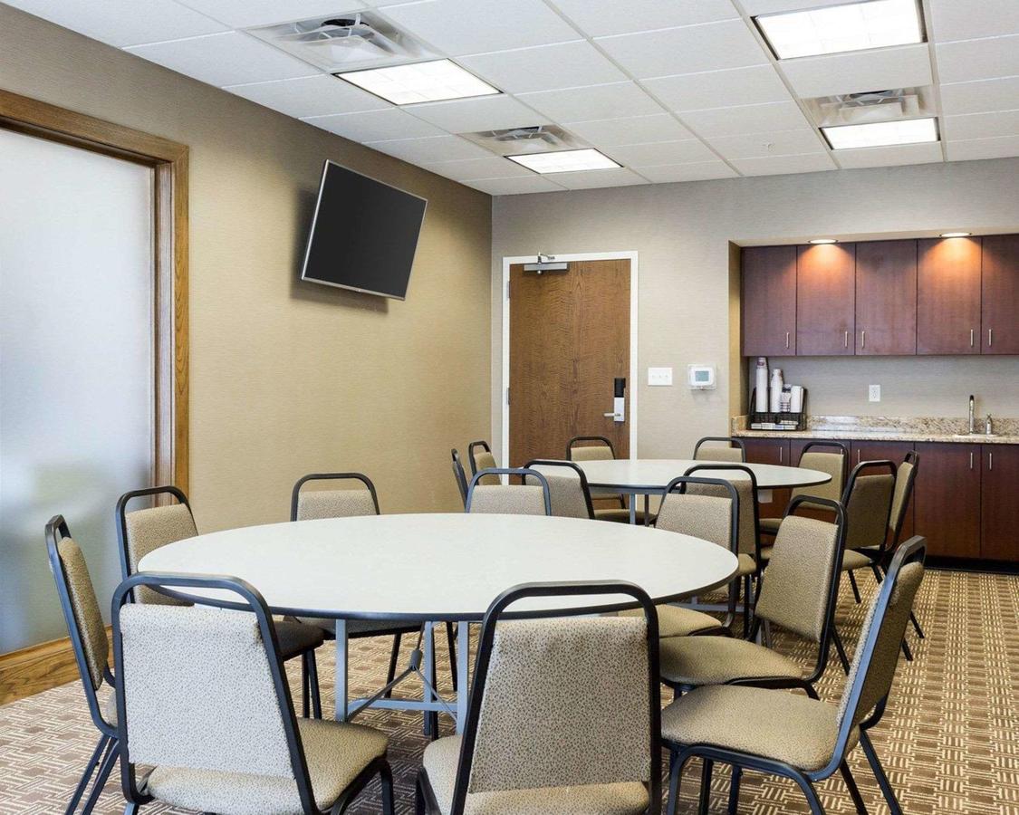Comfort Inn & Suites Watford City - thumb 22