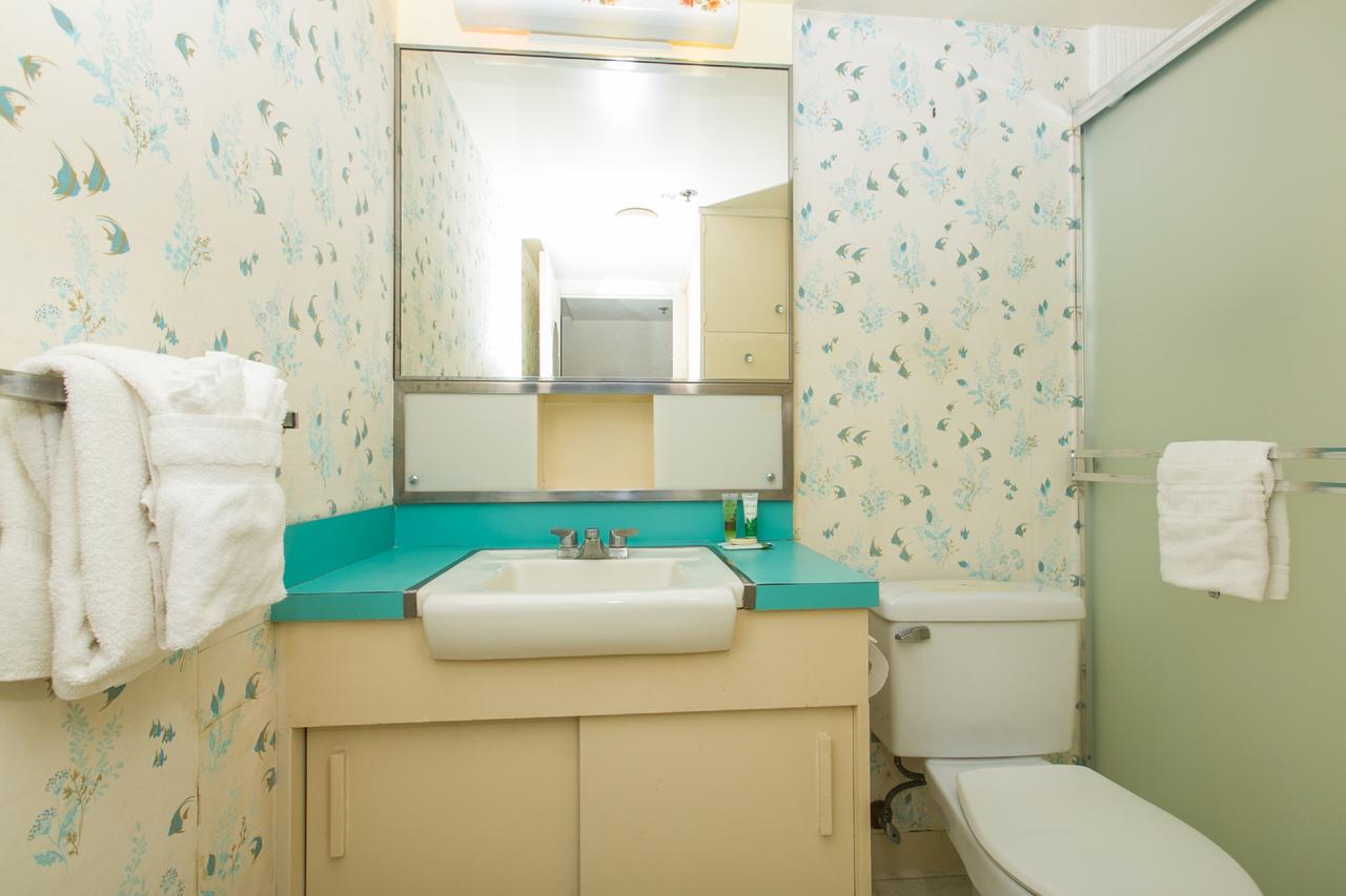 Ilikai Tower 531 Yacht Harbor View 1BR - thumb 4