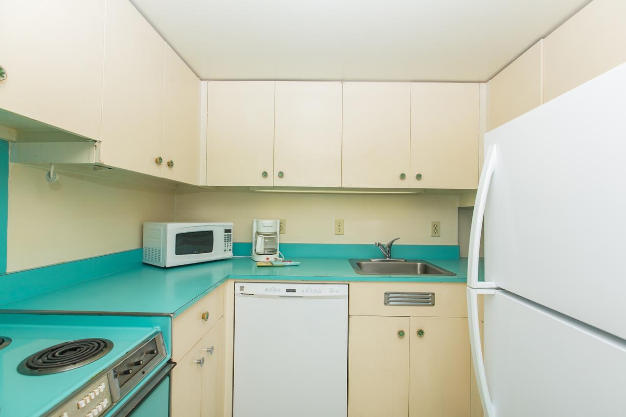 Ilikai Tower 531 Yacht Harbor View 1BR - thumb 6