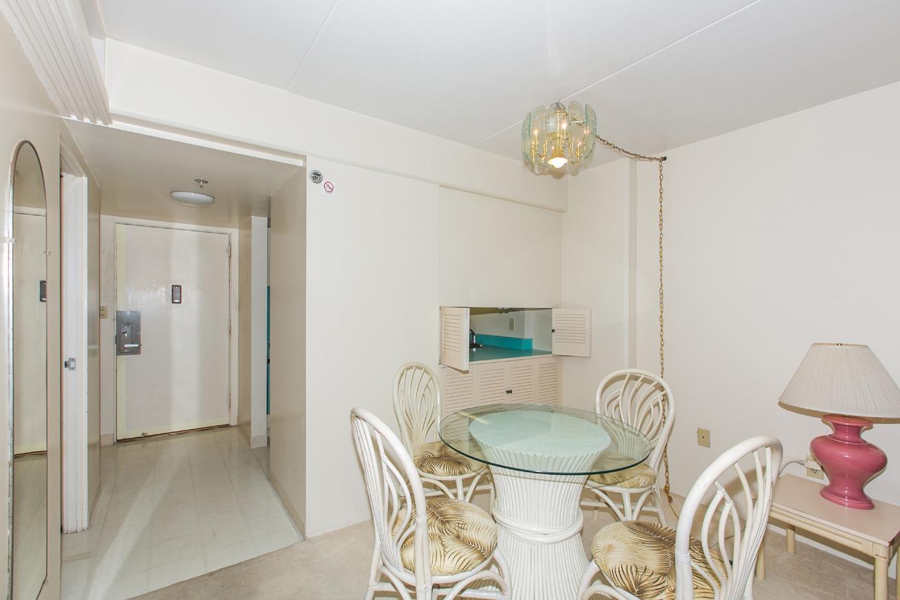 Ilikai Tower 531 Yacht Harbor View 1BR - thumb 8