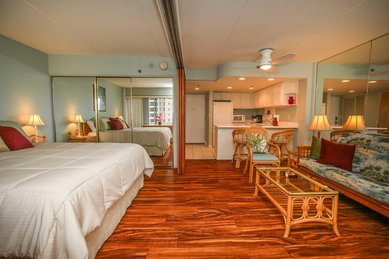 Ilikai 1038 Ocean Condo - thumb 12