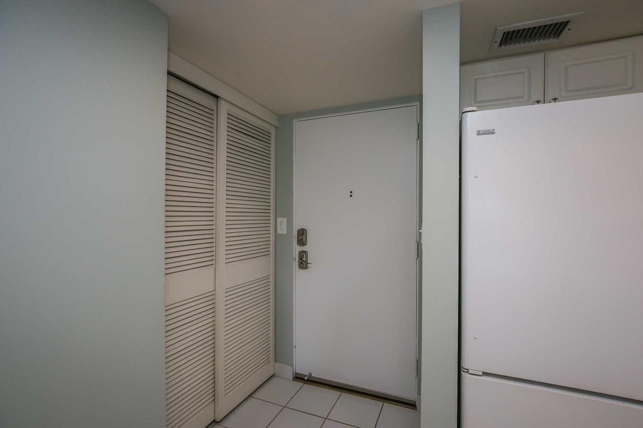 Ilikai 1038 Ocean Condo - thumb 19