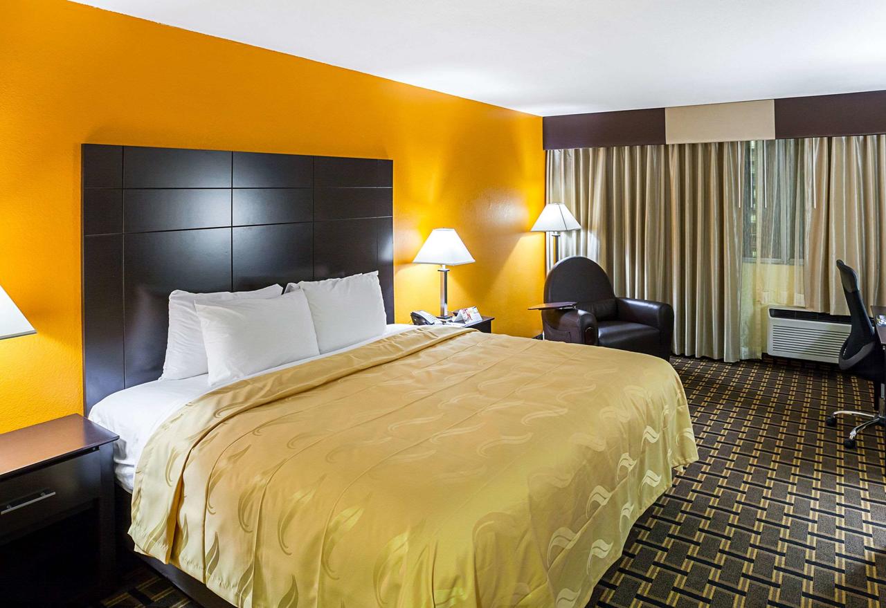 Quality Inn & Suites Cincinnati Downtown - thumb 22