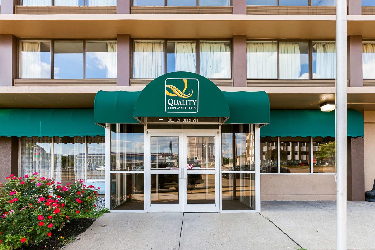 Quality Inn & Suites Cincinnati Downtown - thumb 2