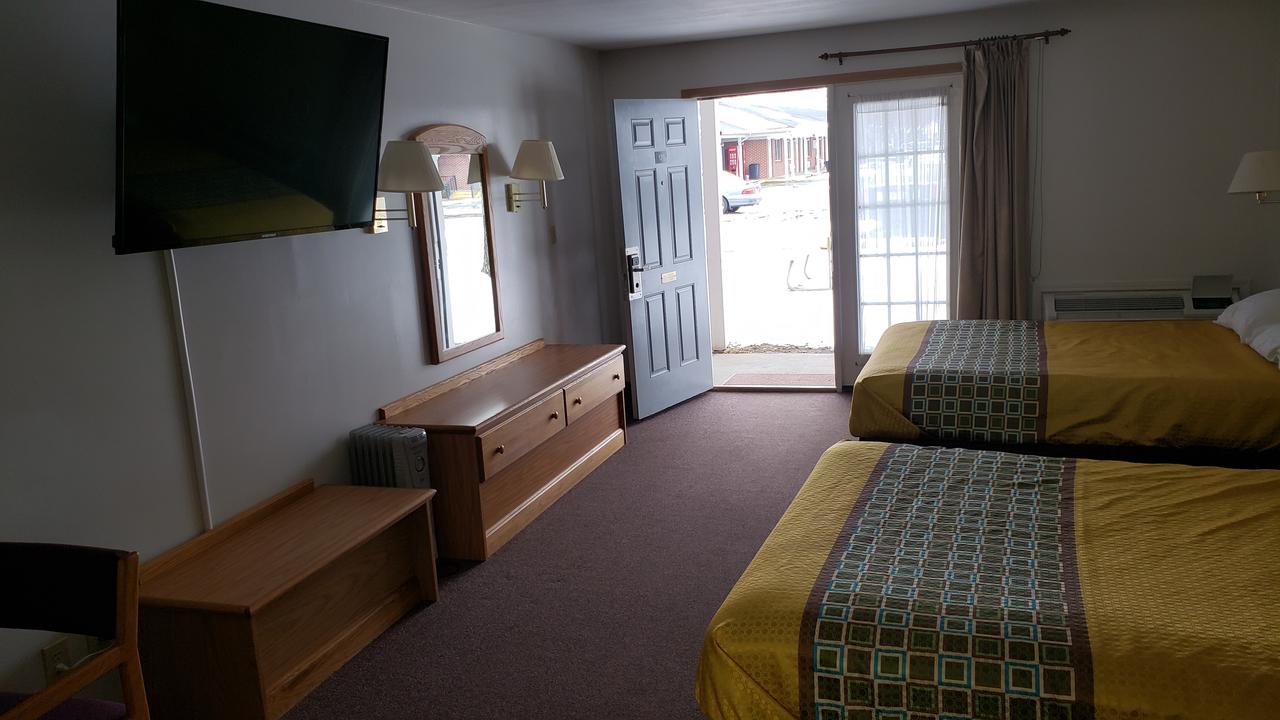 Colonial Manor Motel - thumb 17