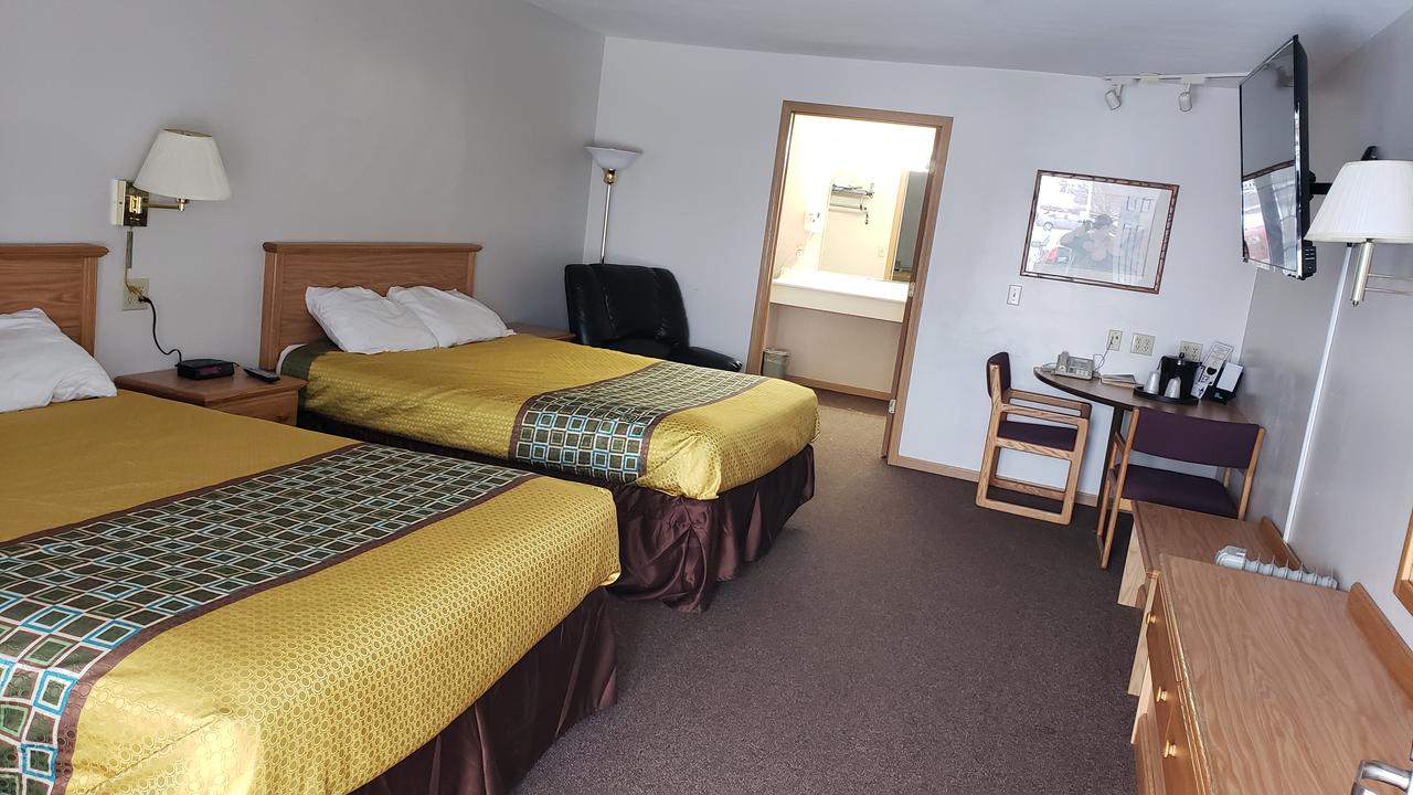 Colonial Manor Motel - thumb 3