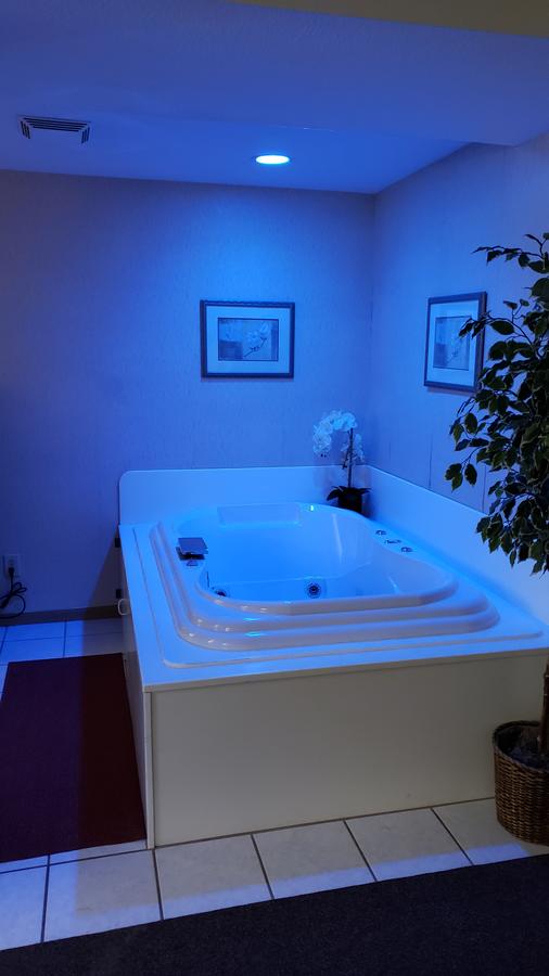 Colonial Manor Motel - thumb 23