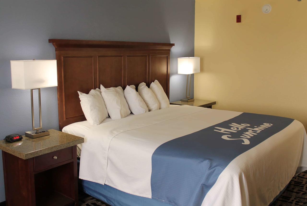 Days Inn By Wyndham Batavia Ohio - thumb 0