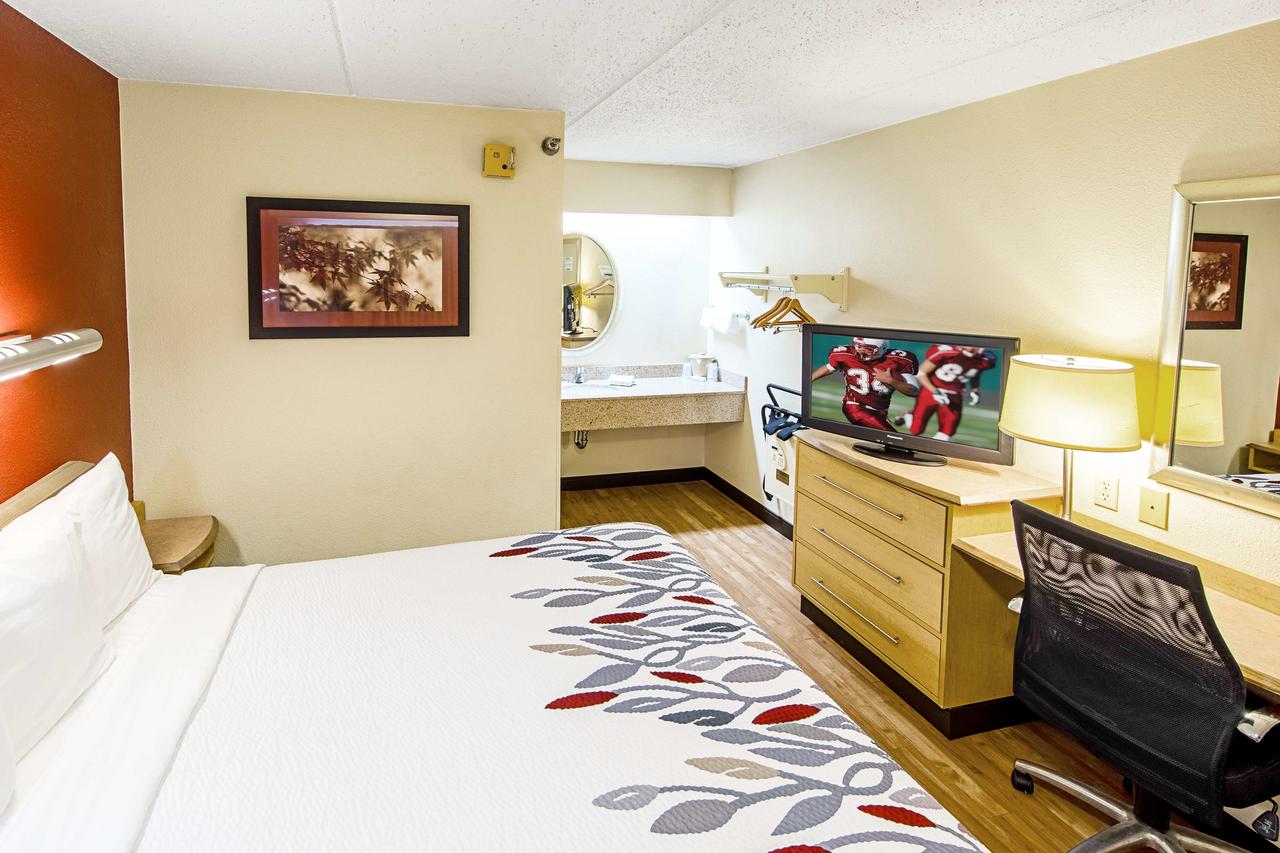 Red Roof Inn Canton - thumb 22
