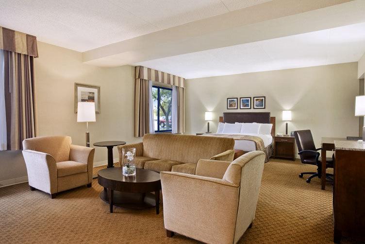 Radisson Hotel At The University Of Toledo - thumb 9