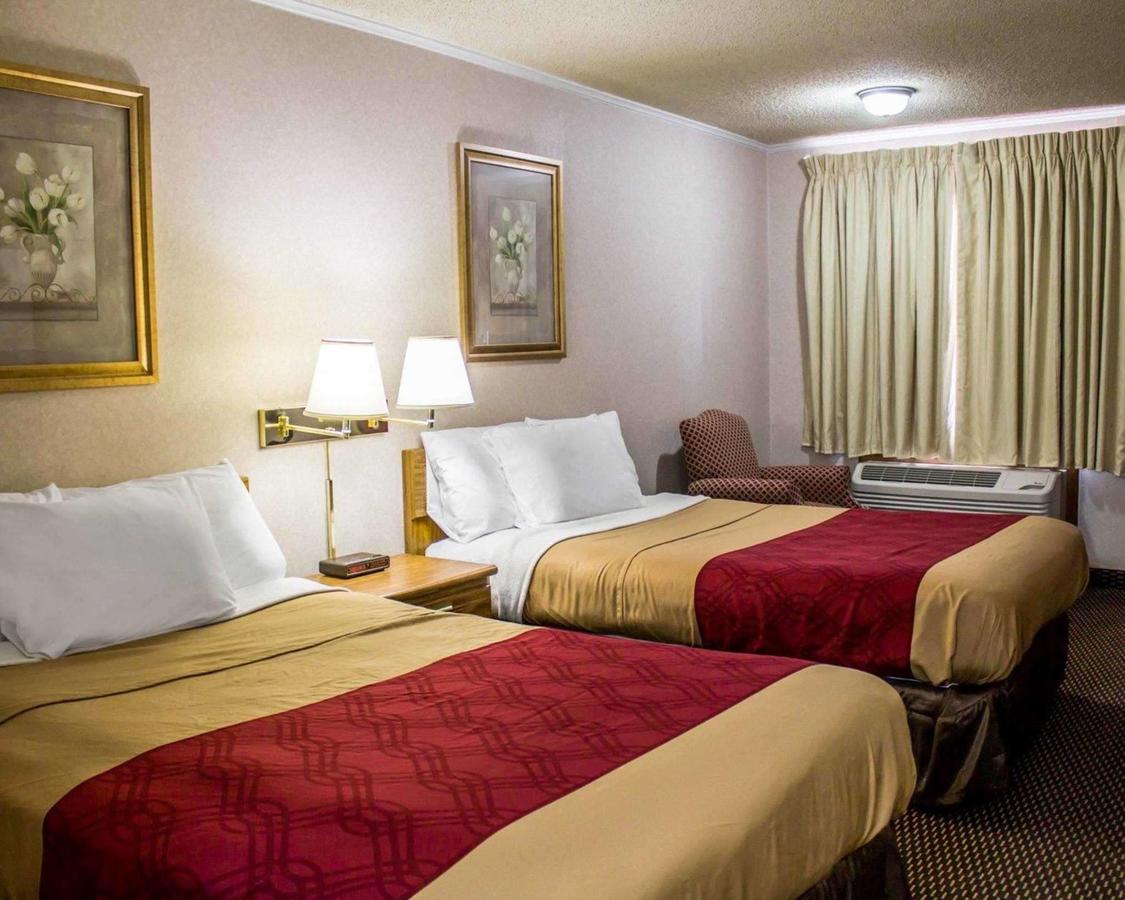 Econo Lodge Wooster - thumb 4