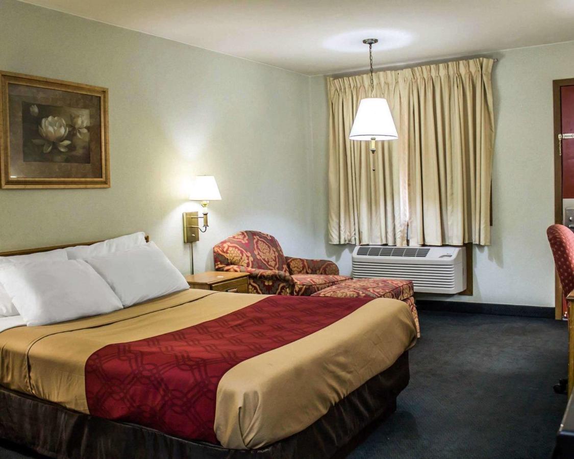 Econo Lodge Wooster - thumb 21