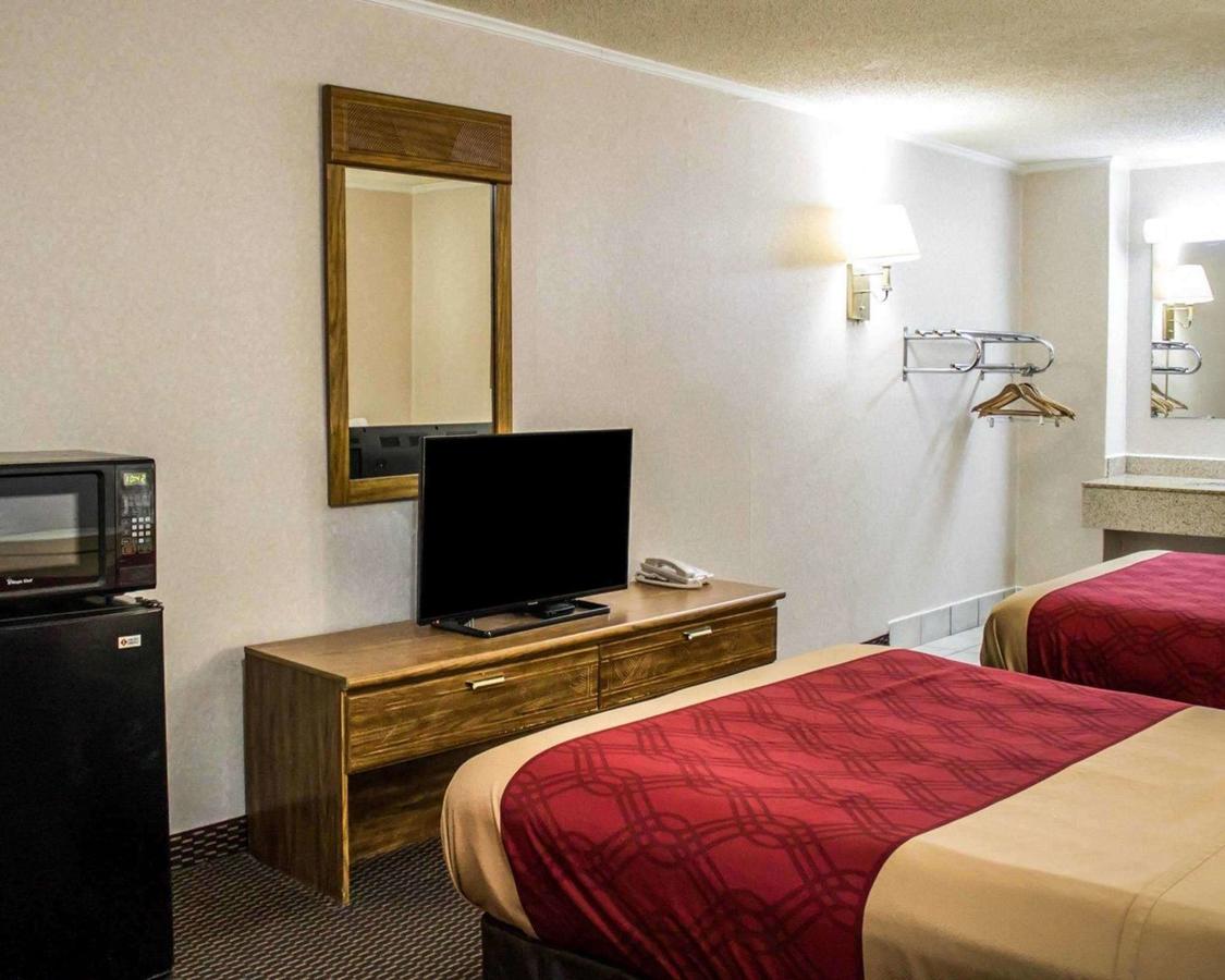 Econo Lodge Wooster - thumb 6