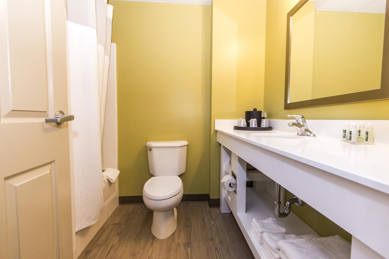 Cedar Point's Express Hotel - thumb 30