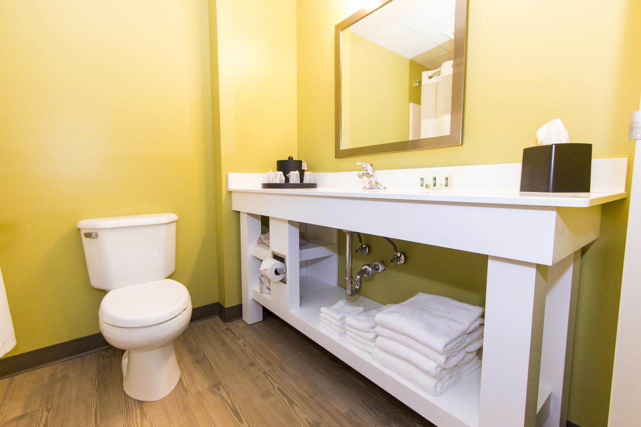 Cedar Point's Express Hotel - thumb 33