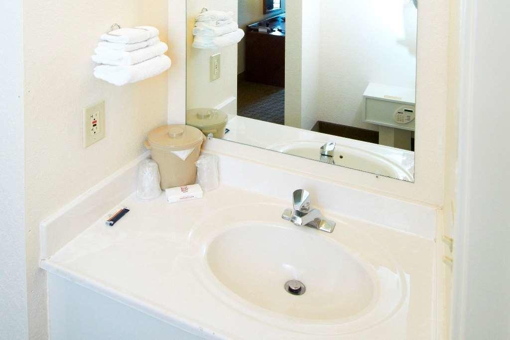 Red Roof Inn Boardman - thumb 11