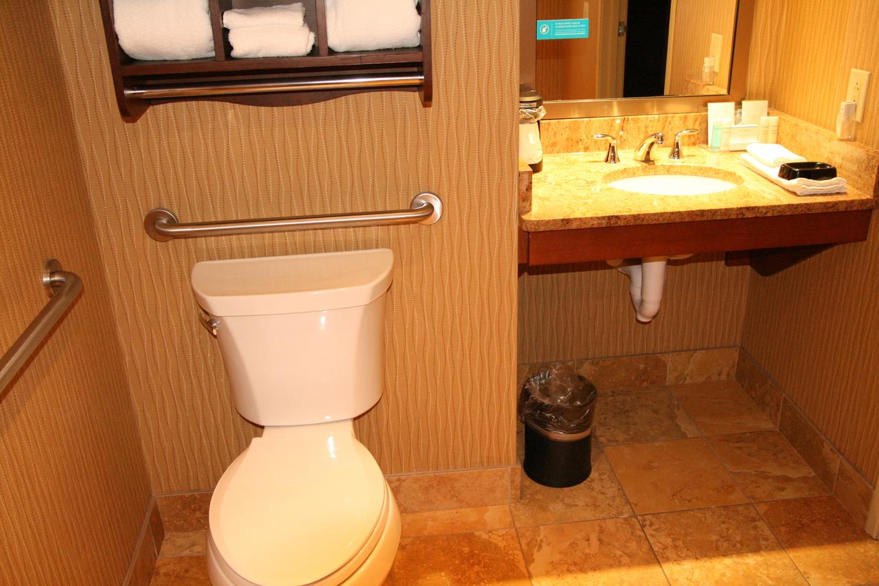 Hampton Inn Cleveland-Downtown - thumb 22