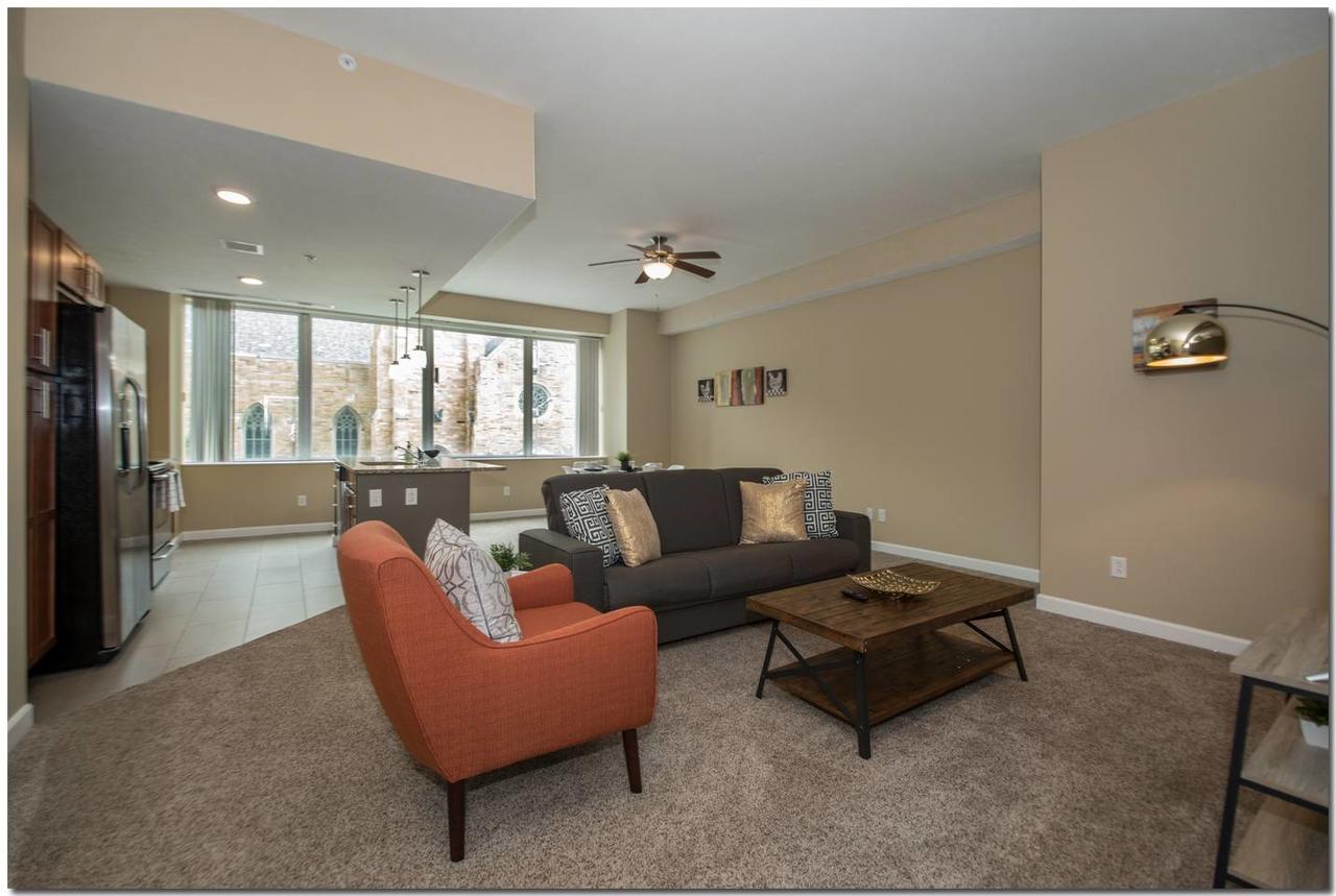 2br/2ba In The Heart Of Downtown - thumb 0