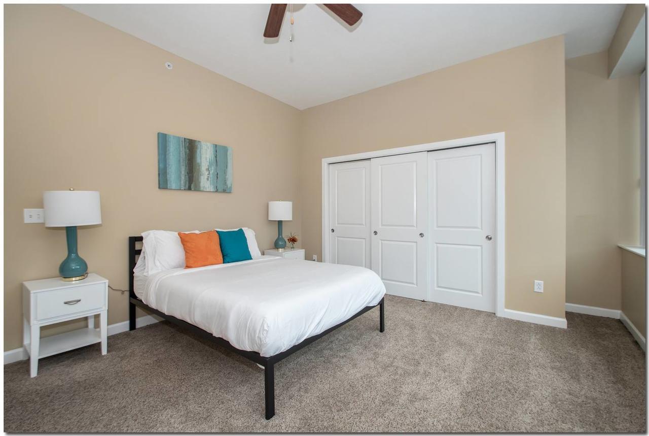 2br/2ba In The Heart Of Downtown - thumb 14