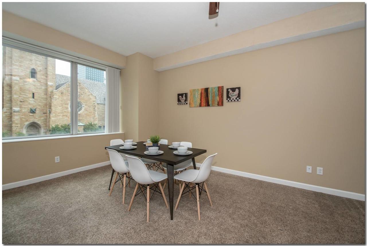 2br/2ba In The Heart Of Downtown - thumb 4