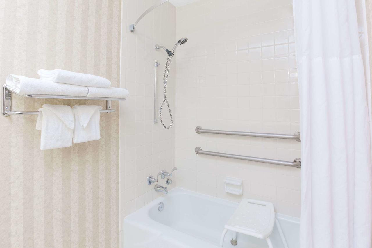 Days Inn By Wyndham Cambridge - thumb 21