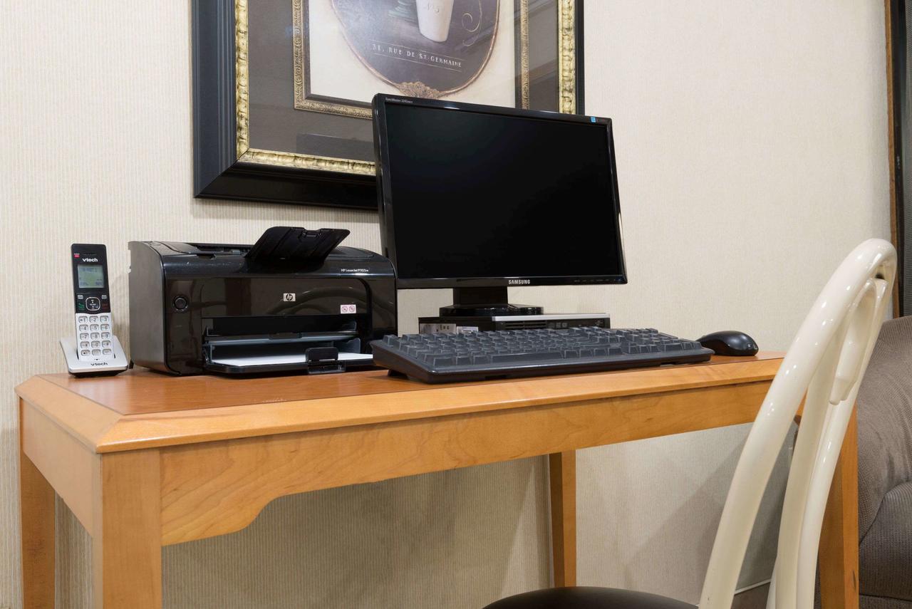 Super 8 By Wyndham Westlake/Cleveland - thumb 15