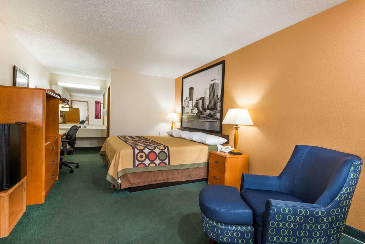 Super 8 By Wyndham Westlake/Cleveland - thumb 10