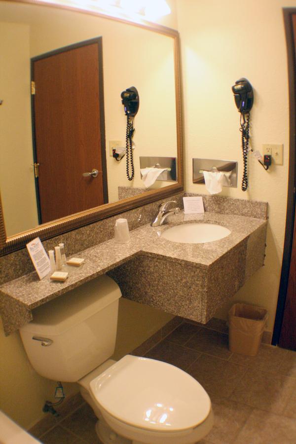 Bridgepointe Inn & Suites Toledo-Perrysburg-Rossford-Oregon-Maumee By Hollywood Casino - thumb 31