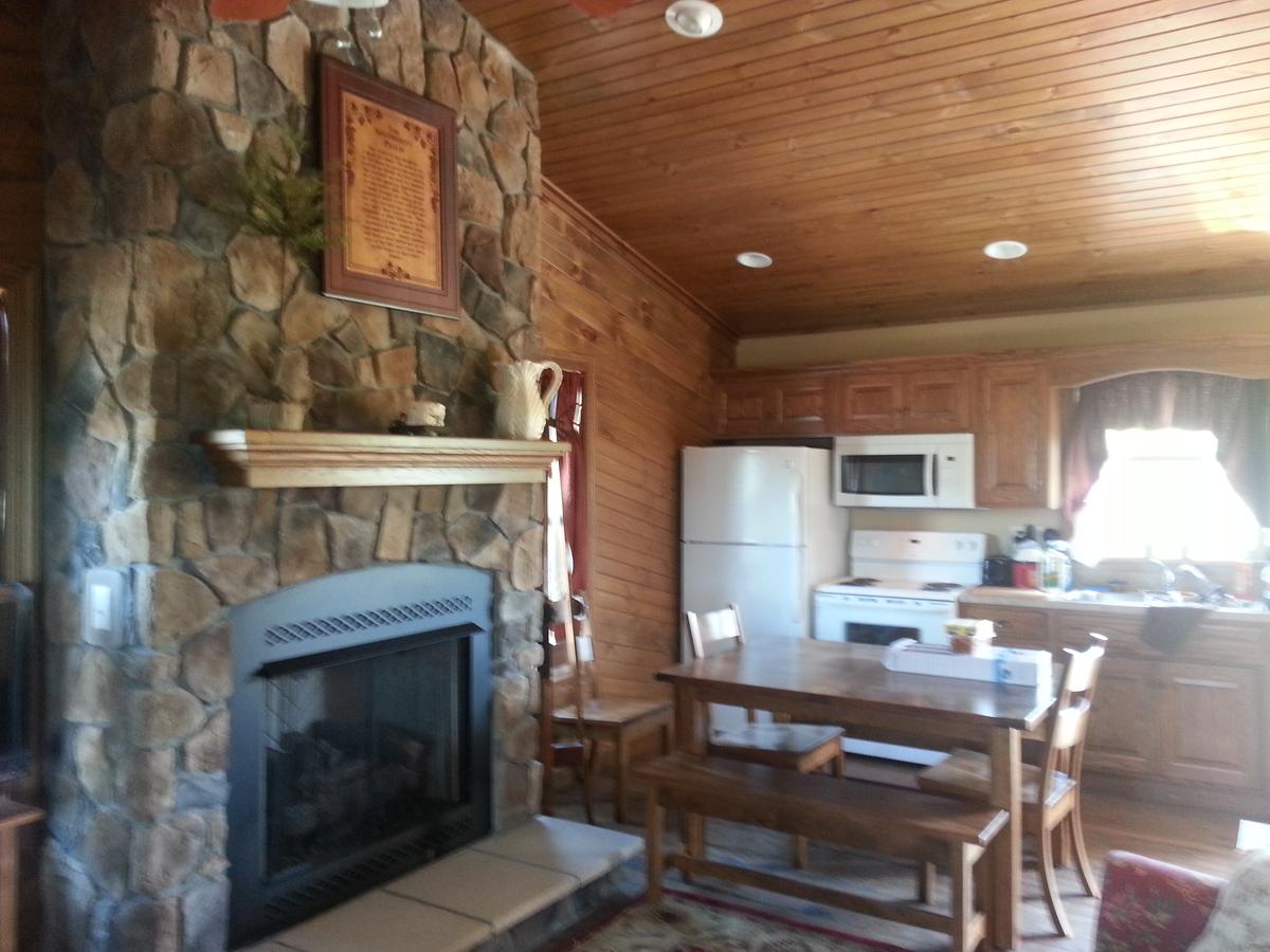 Amish Blessings Cabins - thumb 1