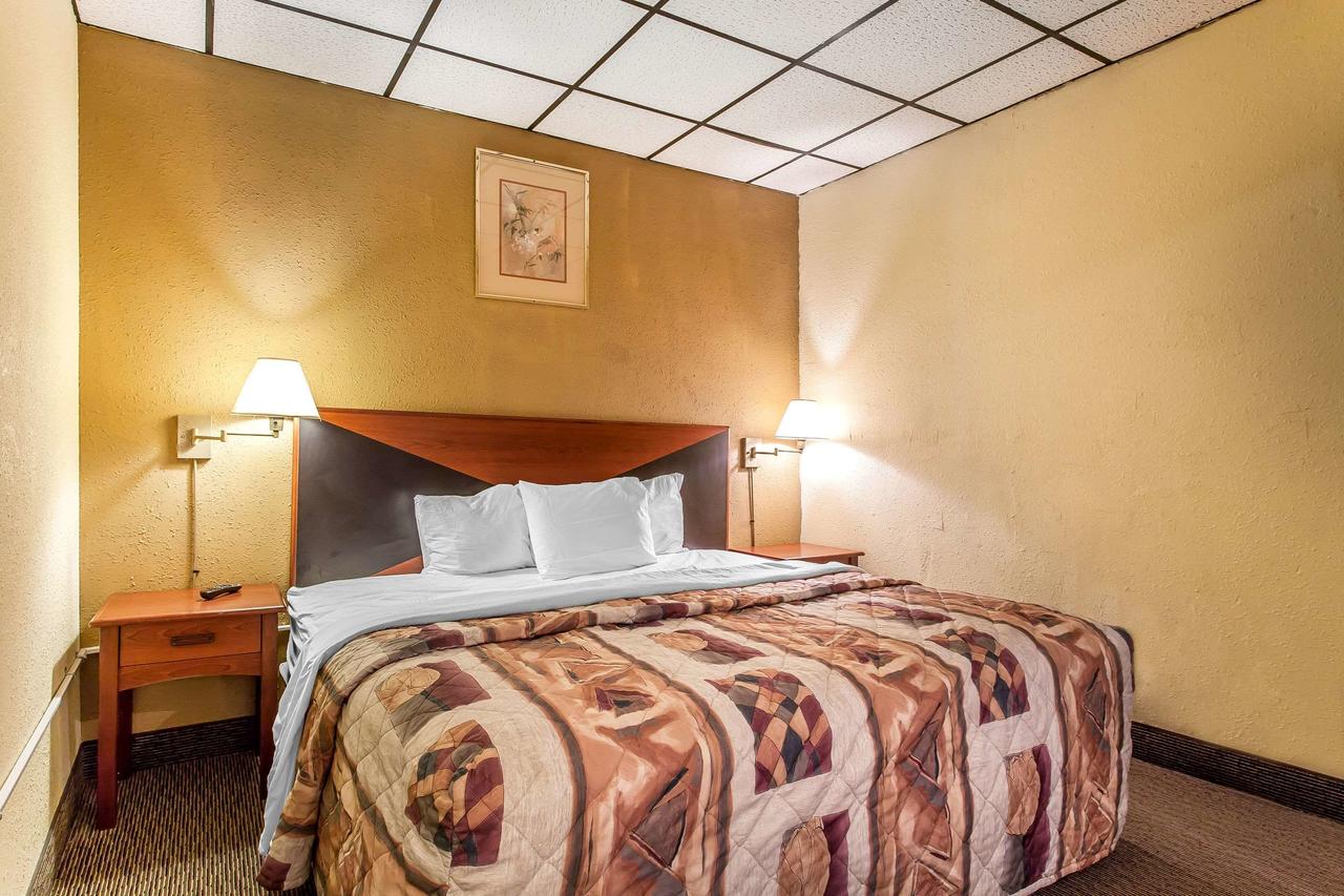 Rodeway Inn North - thumb 25