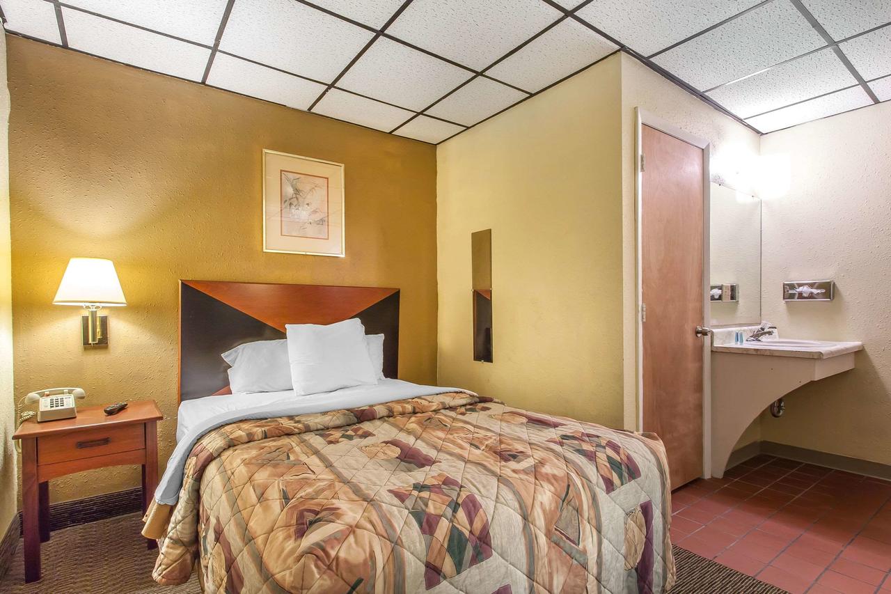 Rodeway Inn North - thumb 20