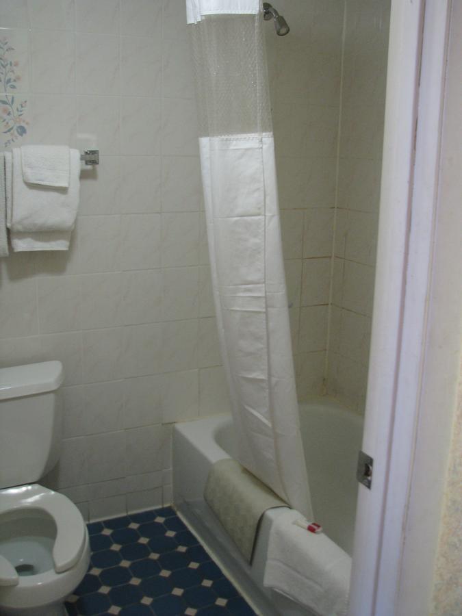 Royal Inn Motel - thumb 3