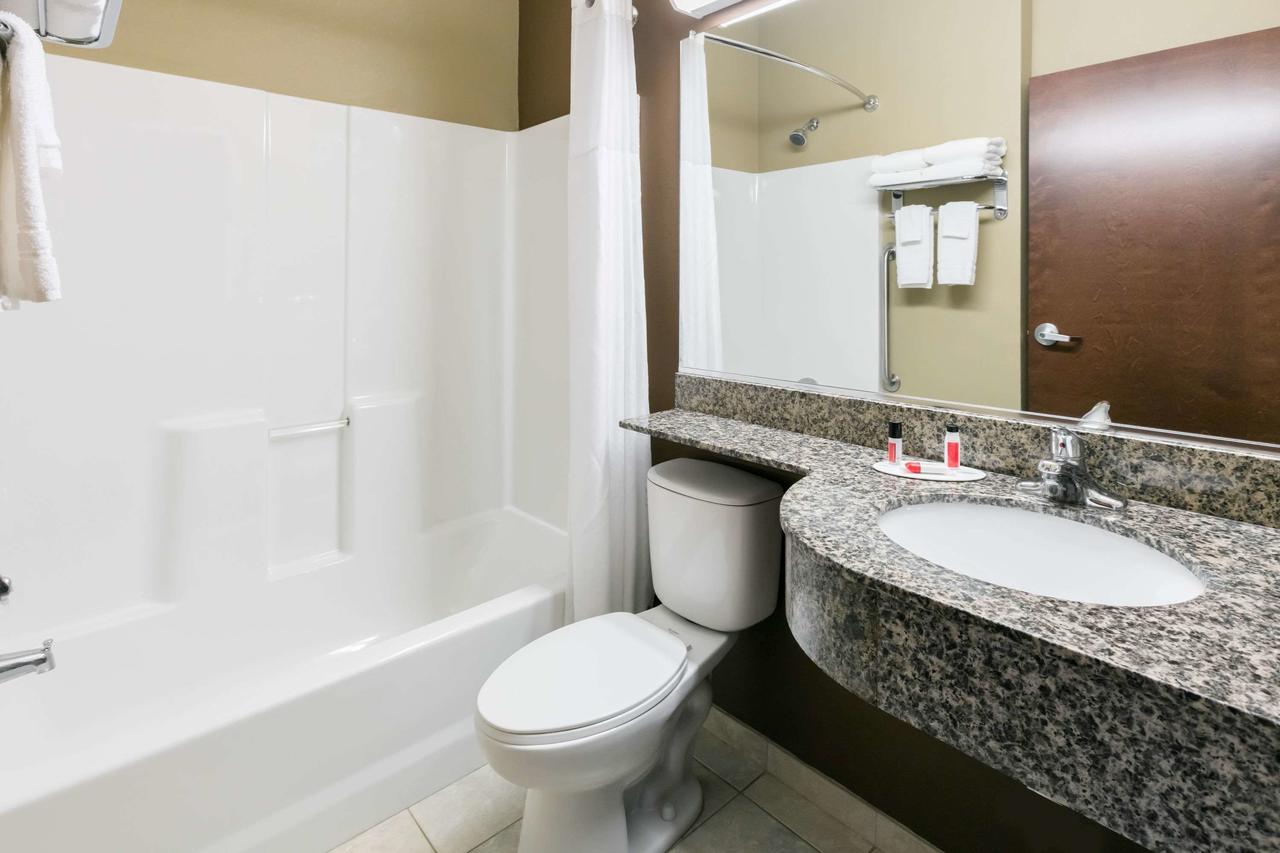 Microtel Inn & Suites By Wyndham Steubenville - thumb 32