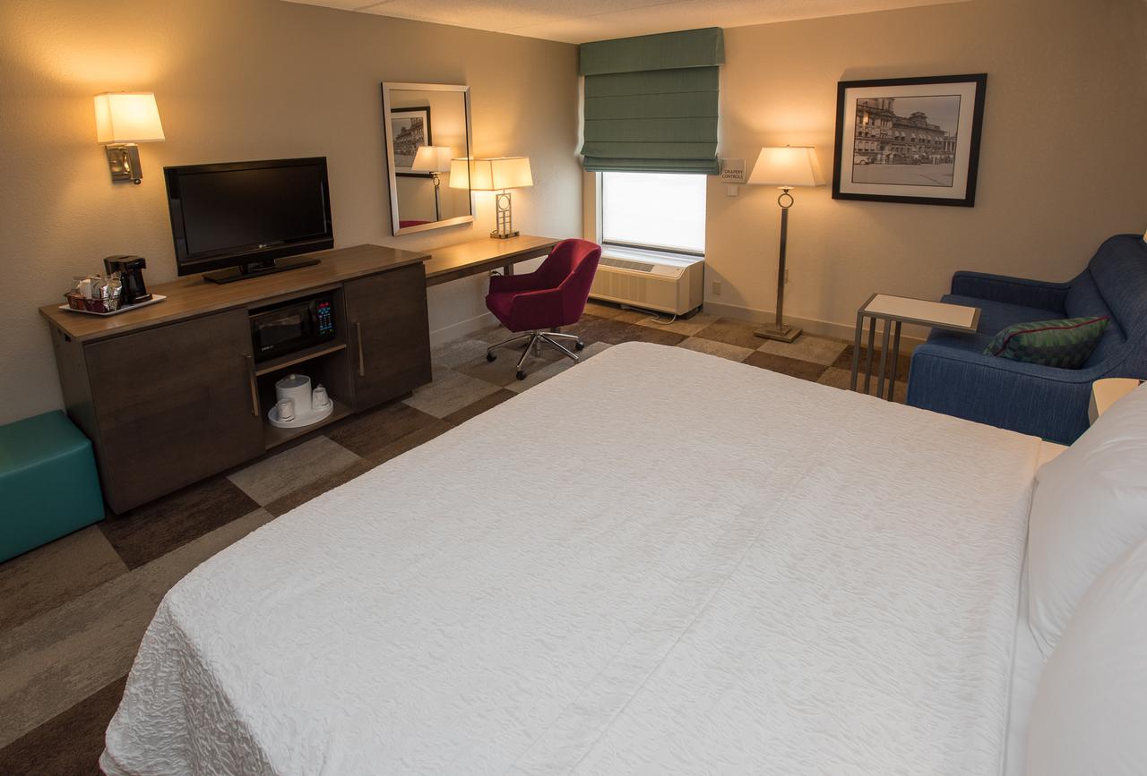 Hampton Inn Wooster - thumb 25