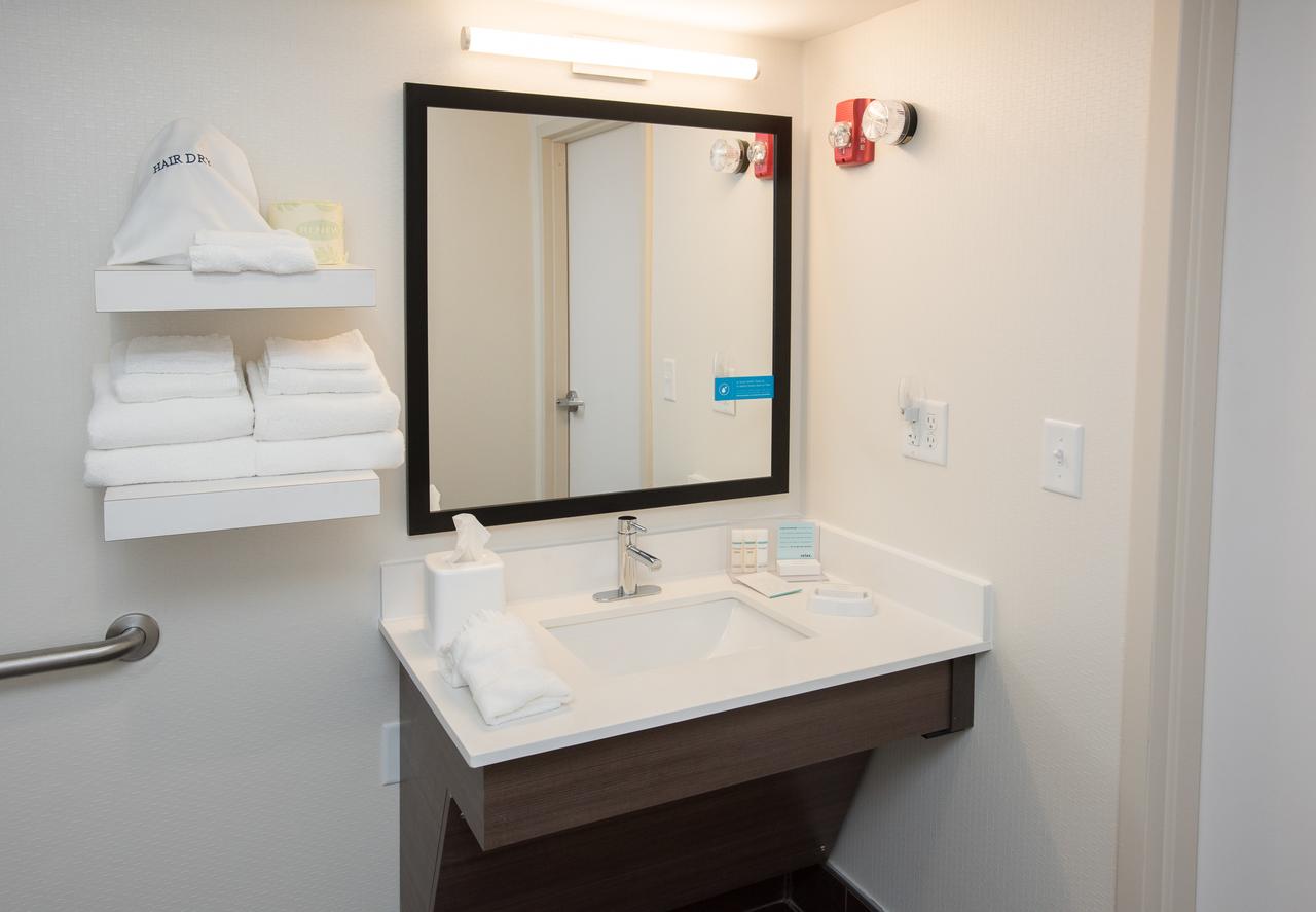 Hampton Inn Wooster - thumb 27