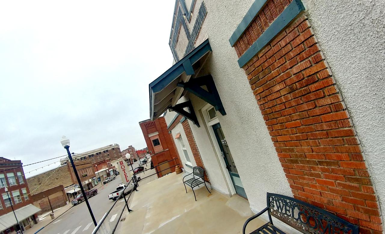 Historic Whiting Hotel Suites - thumb 15