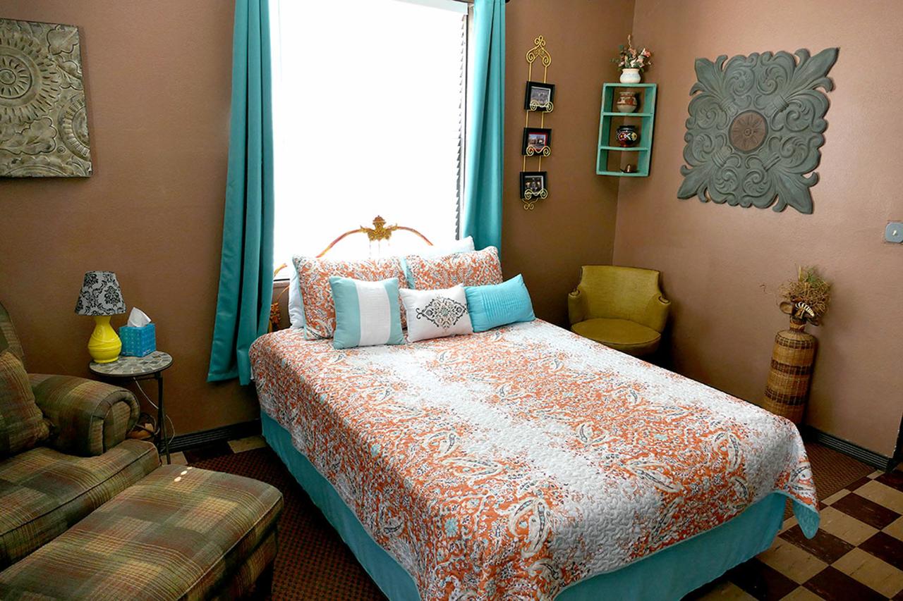 Historic Whiting Hotel Suites - thumb 3