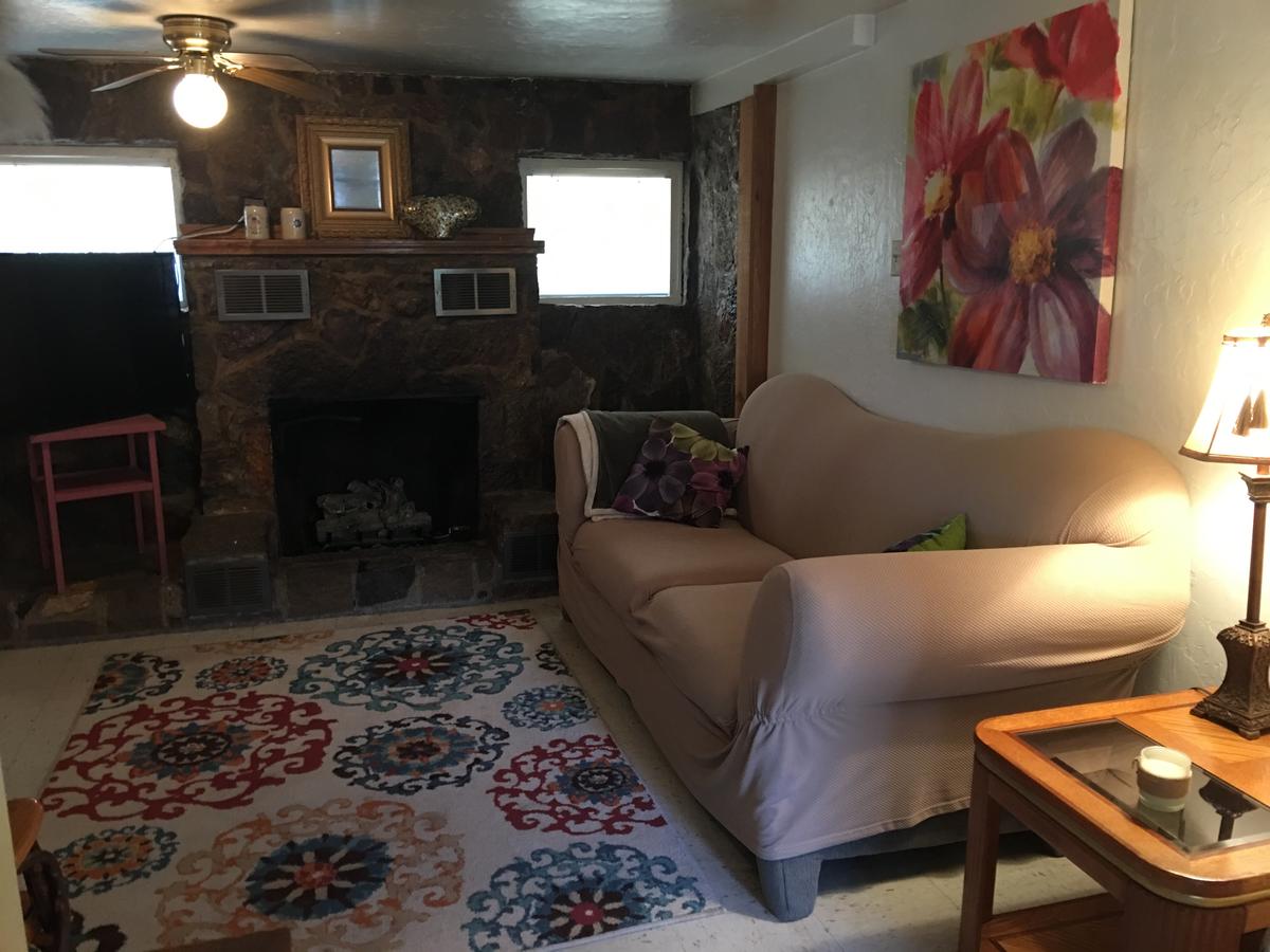 Blue Eyed Coyote BnB - thumb 13