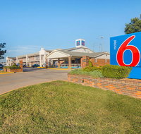 Motel 6 Lawton - Tourism Bookings