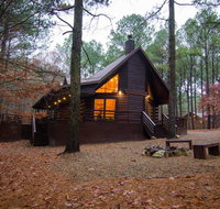 Iron Horse Lodge (Birdhouse)(3Bedrm)(Lux)(Hot Tub) Cabin - Tourism Bookings