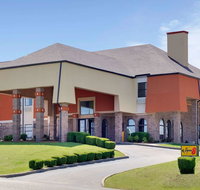 Super 8 by Wyndham Sapulpa/Tulsa Area - Tourism Bookings