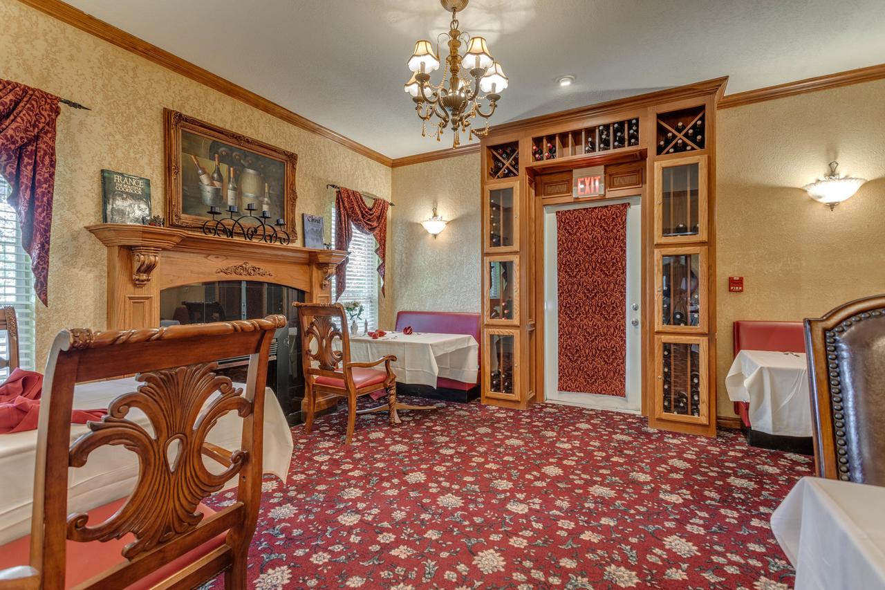 The Whispering Pines Inn - thumb 13