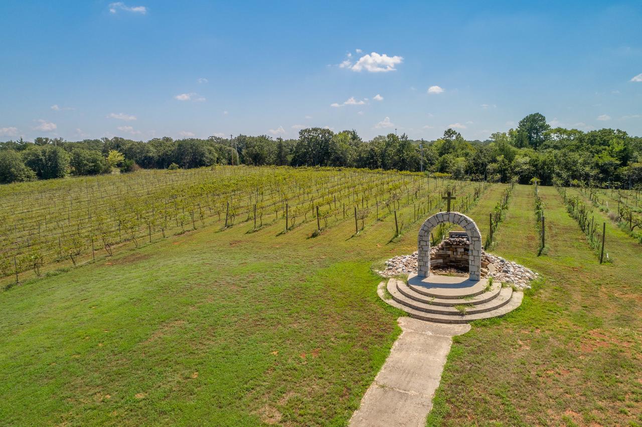 The Whispering Pines Inn - thumb 6