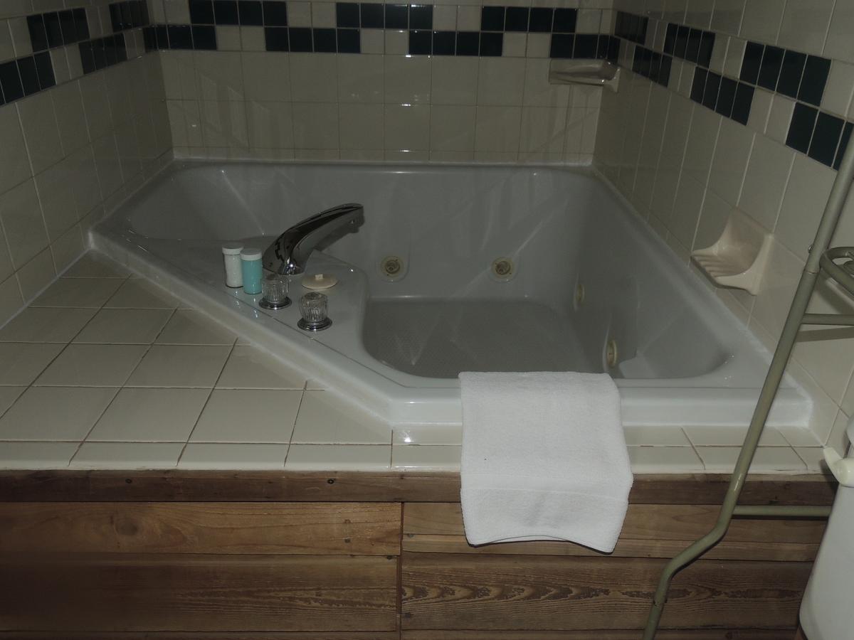 The Whispering Pines Inn - thumb 41