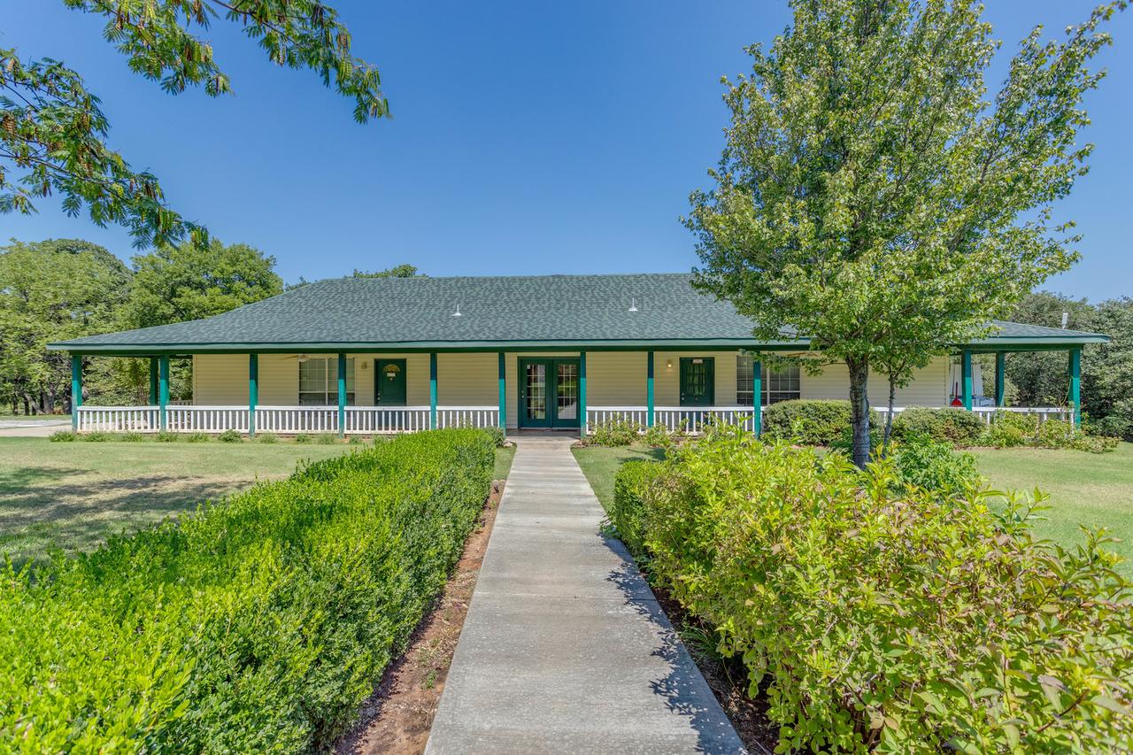 The Whispering Pines Inn - thumb 4