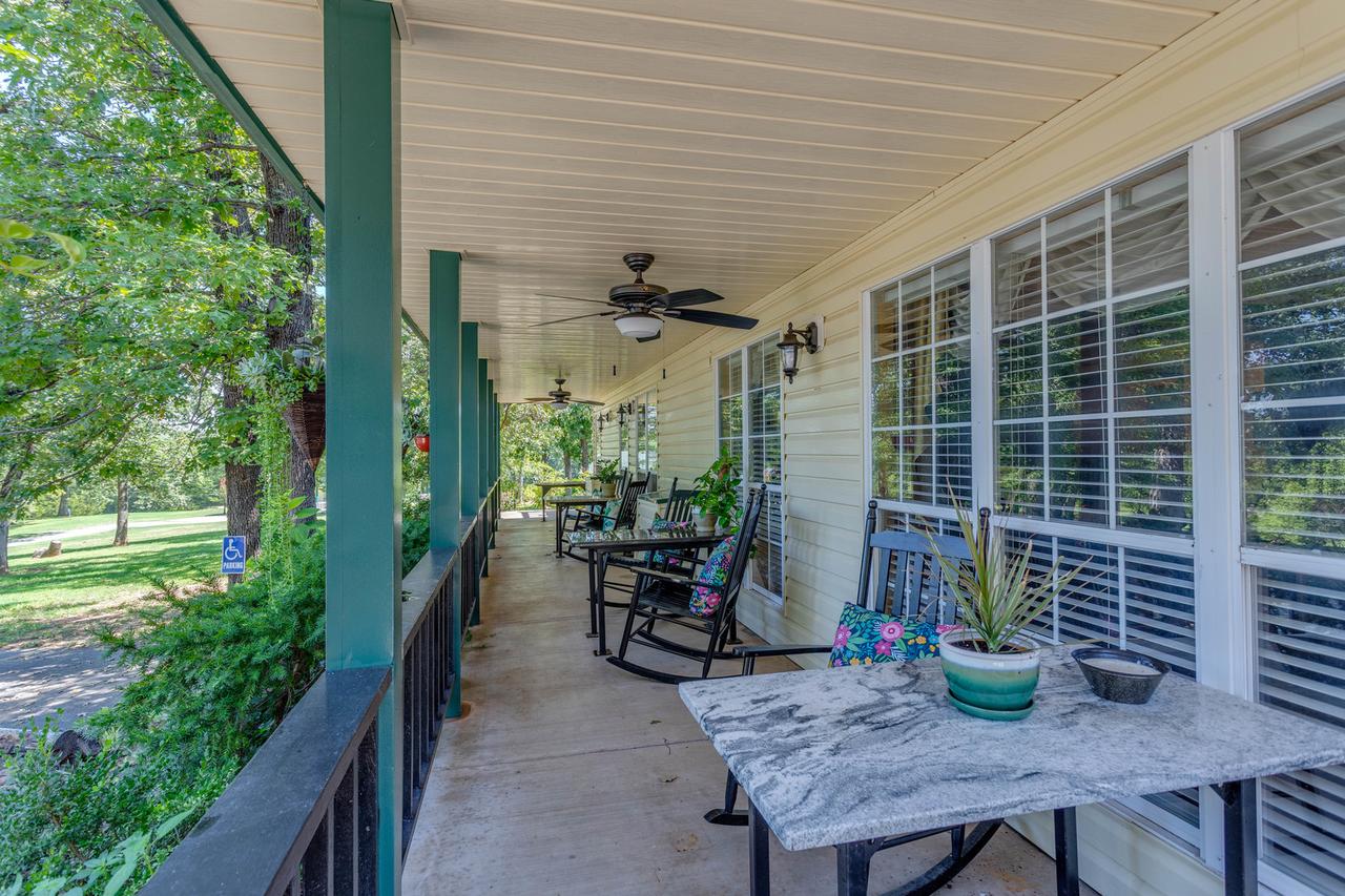 The Whispering Pines Inn - thumb 15