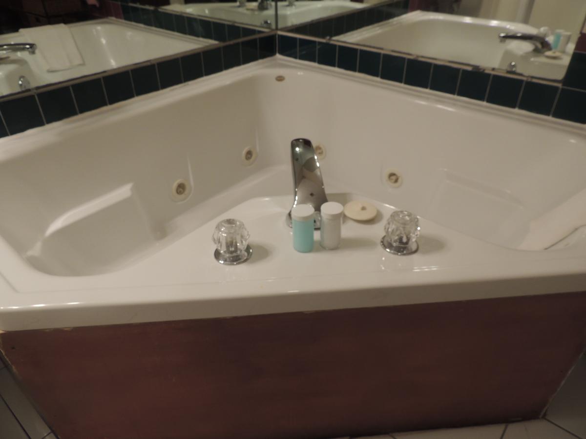 The Whispering Pines Inn - thumb 34