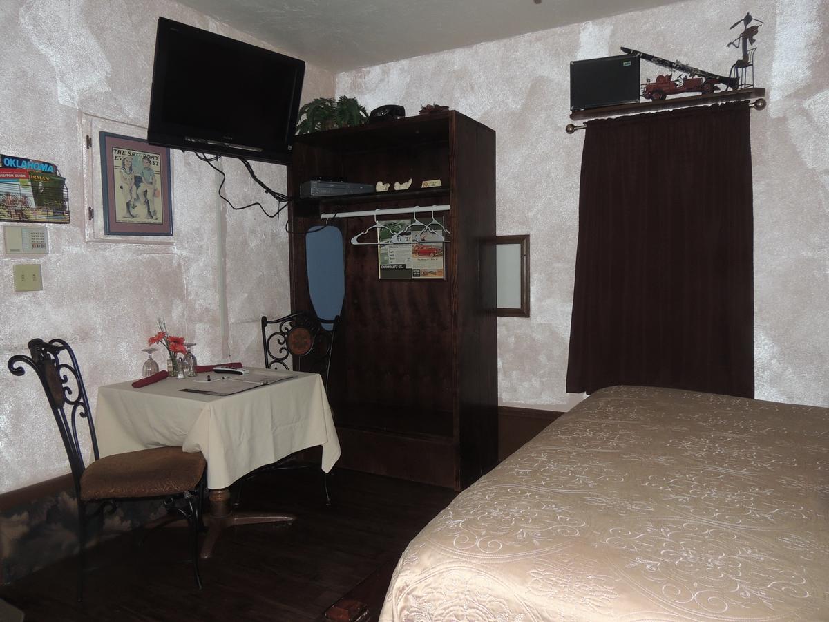 The Whispering Pines Inn - thumb 32